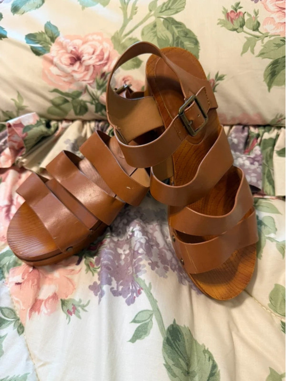 Cognac Brown Strappy Wood Look Platform Sandals – Boho 70s Style | Size 8